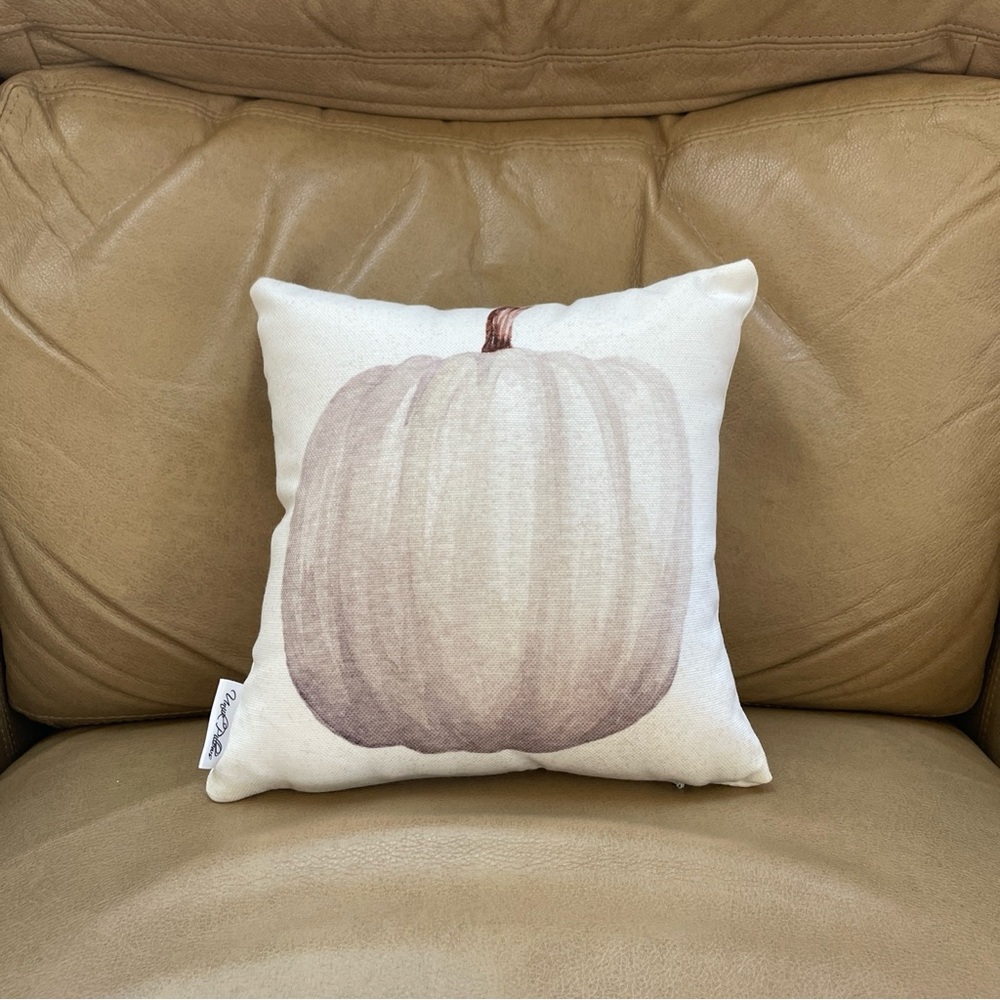 NWOT Uniik Pillow 10”x10” Pumpkin